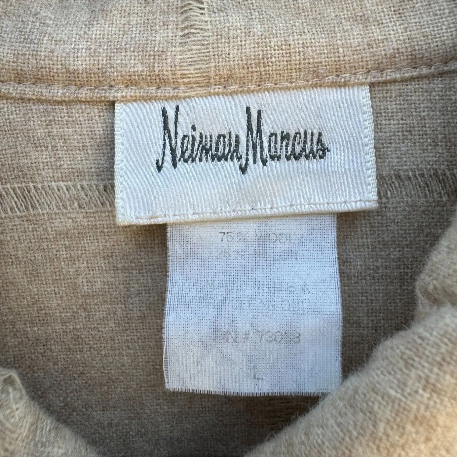 Neiman Marcus Vintage Square Cut Out Button Front Women's Long Sleeve Shirt - L